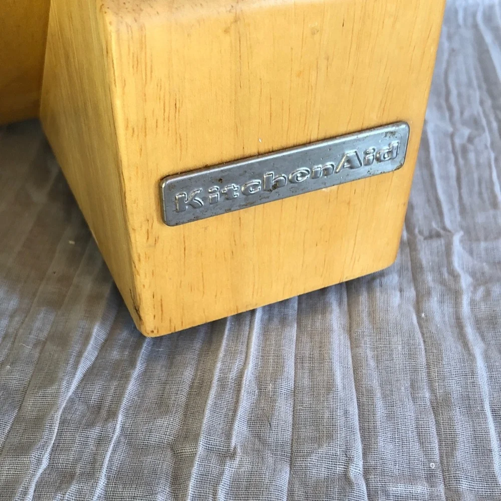 KITCHENAID Knife Block set of 7- red steak knives Chef knife, Santoku, Serrated